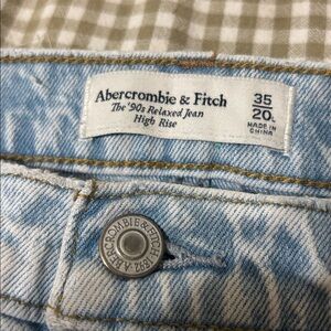 Abercrombie & Fitch Women’s Sky Blue Relaxed Jeans